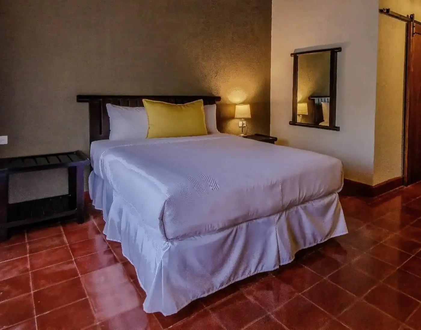 Ancestral Copan Hotel - Deluxe Queen with One Queen Bed.